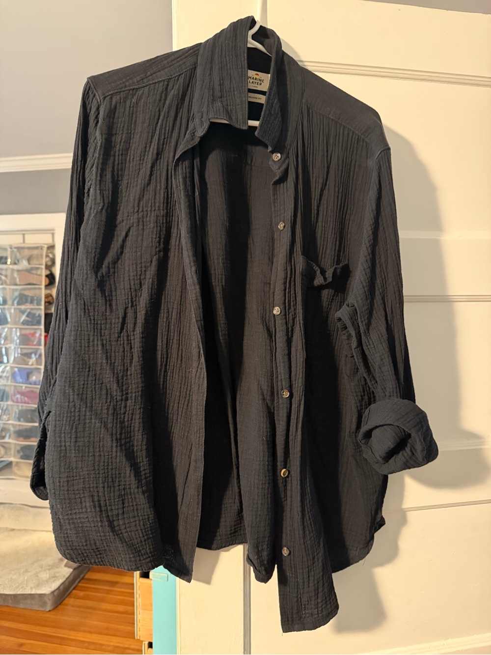 Marine Layer Black Textured Button-Up Shirt in excellent used condition